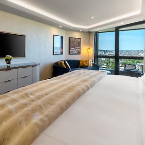 Luxury King Room